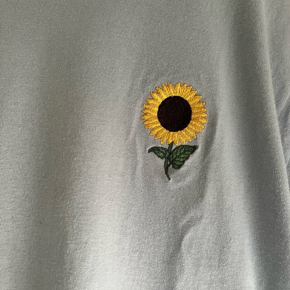 Eighty Eight T-Shirt Sunflower Embroidery - Picture 3 of 3